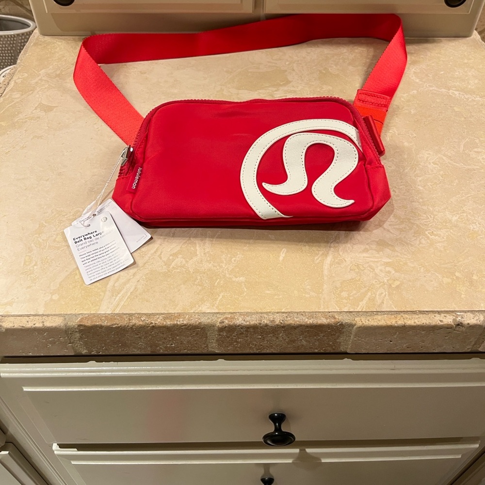 lululemon athletica Red Everywhere Belt Bag Large 2L